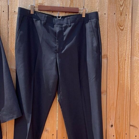 🔥 Take 50% OFF- J. Ferrar Slim Fit 2pcs Men’s Suit, Jacket 44R / Pant 36X30 - Picture 5 of 16